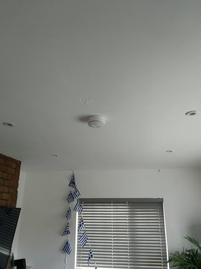 Aico mains powered smoke alarm with 10 year lithium back up battery, or radio interlinked base